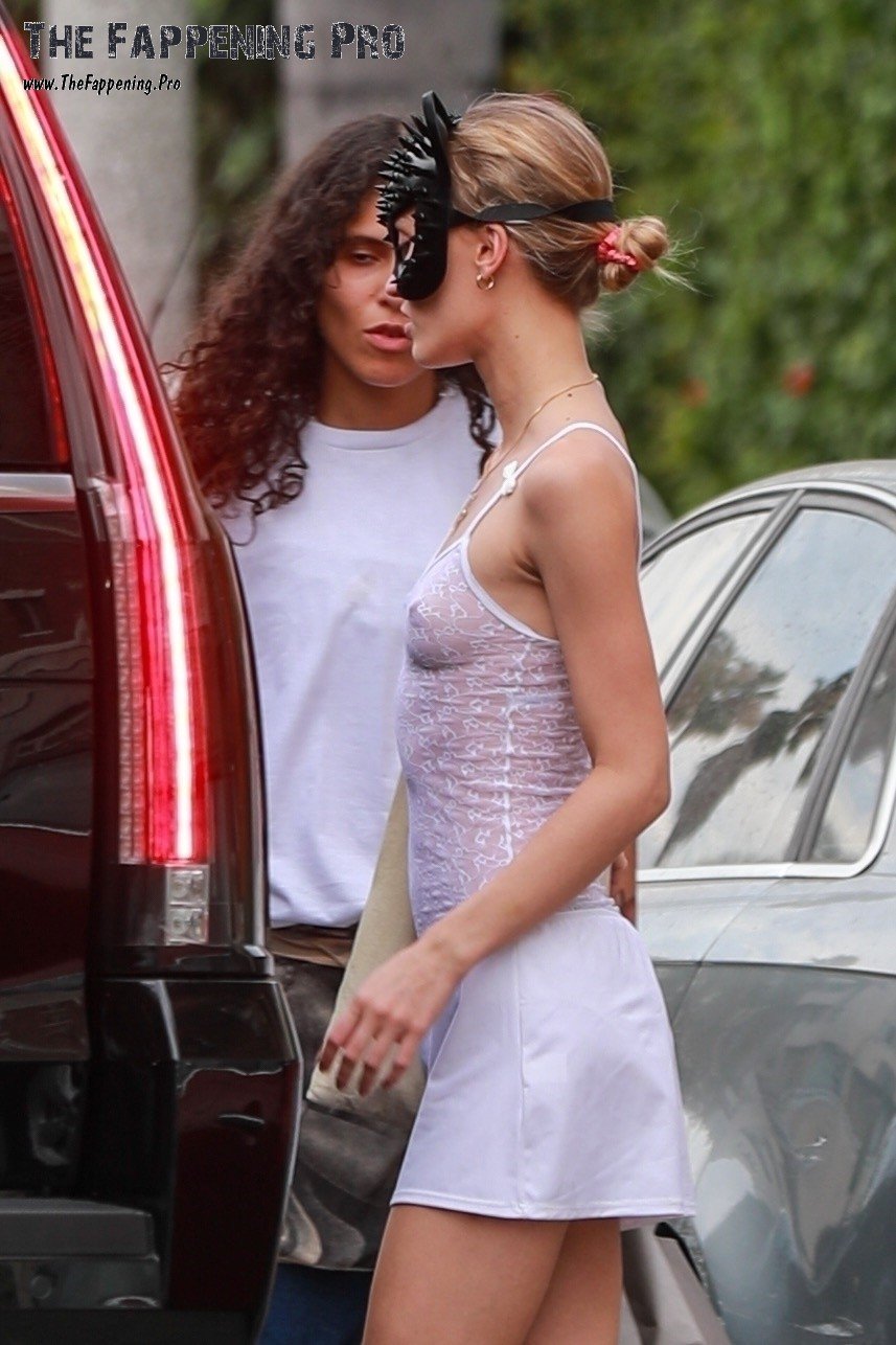lily-rose-depp-tits-thefappening-cfd-4 Lily-Rose Depp Tits