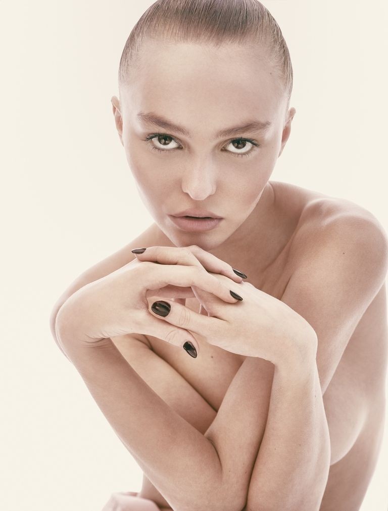 lily-rose-depp-topless-the-fappening-pro-8-1 lily rose depp topless the fappening pro 8 1