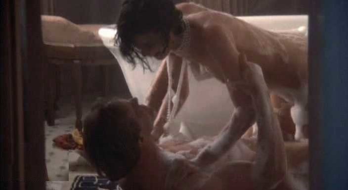 linda-fiorentino-naked-the-moderns-3 Linda Fiorentino Naked in The Moderns 2