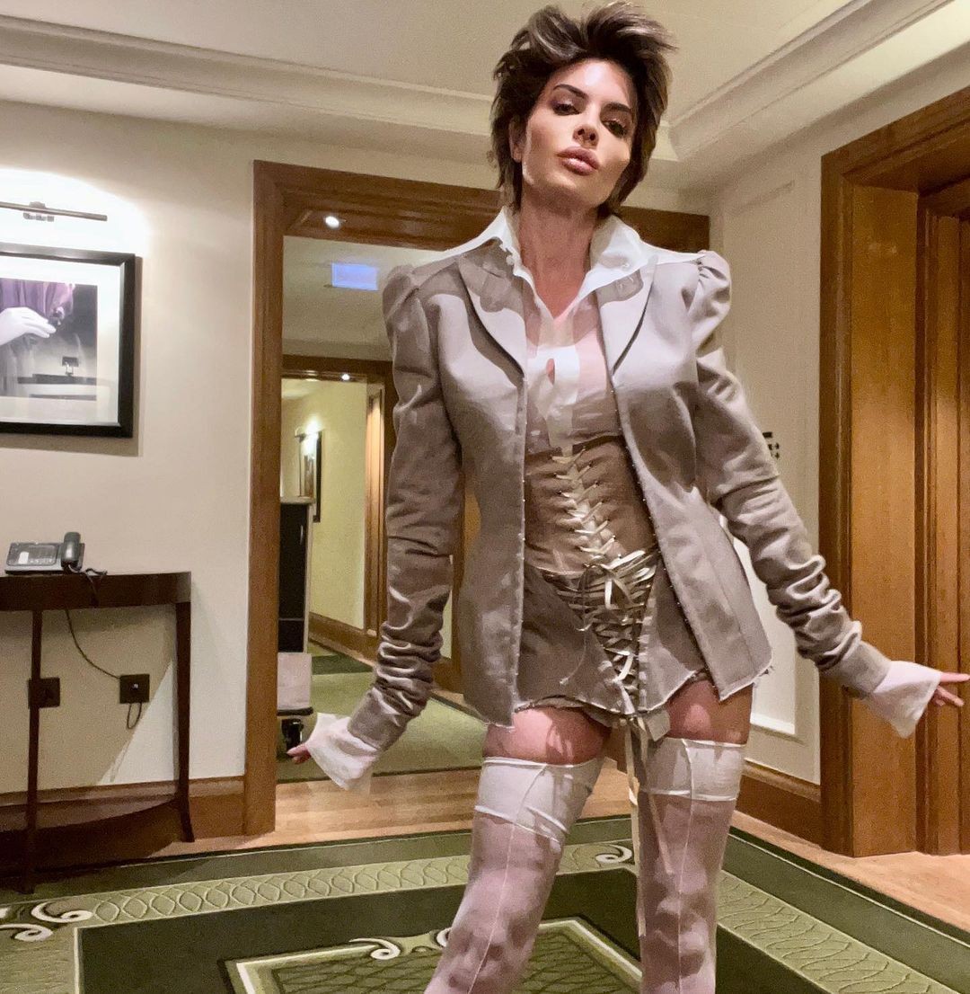 lisa-rinna-sexy-stockings-thefappening-cfd-2 Lisa Rinna Hot