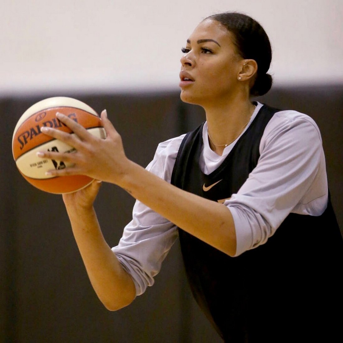 liz-cambage-plays-basketball-and-workout-thefappening-cfd-11 liz cambage plays basketball and workout thefappening cfd 11