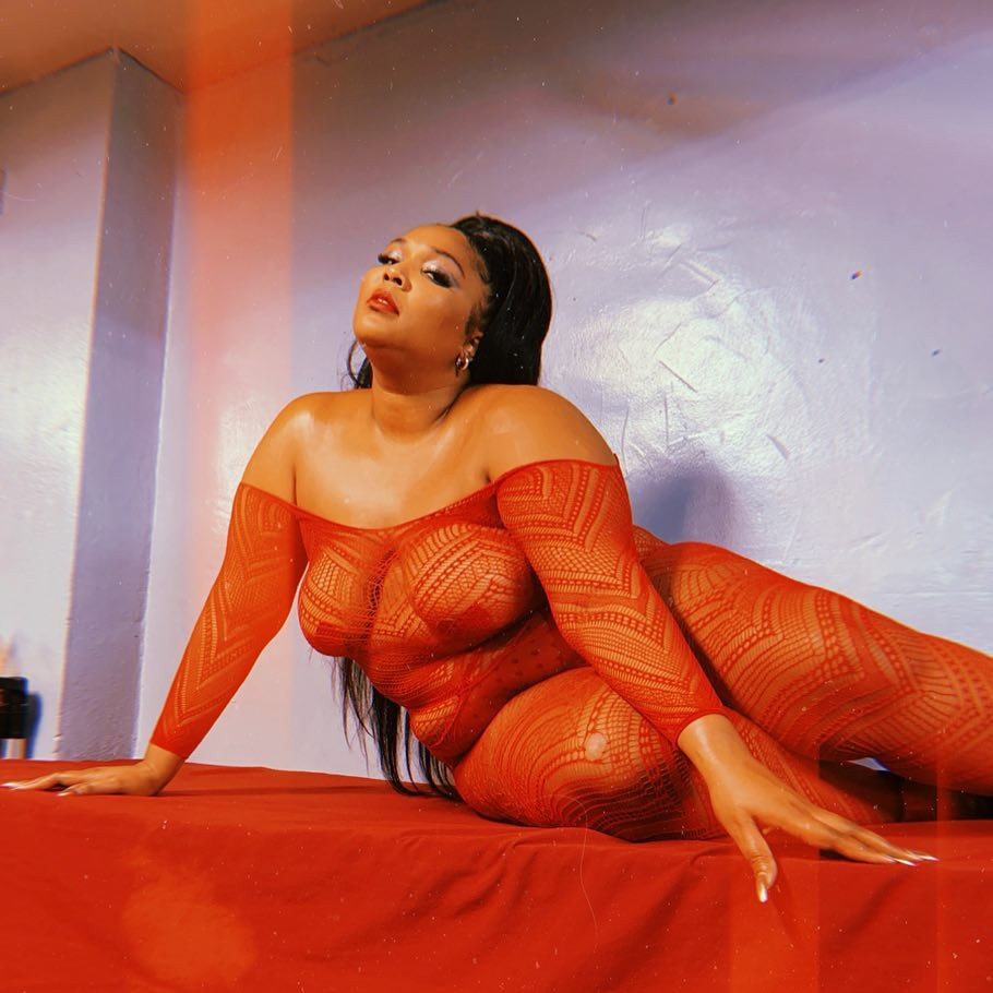 lizzo-sexy-curves-in-revealing-bikini-thefappening-pro-23 Lizzo See Through Tits