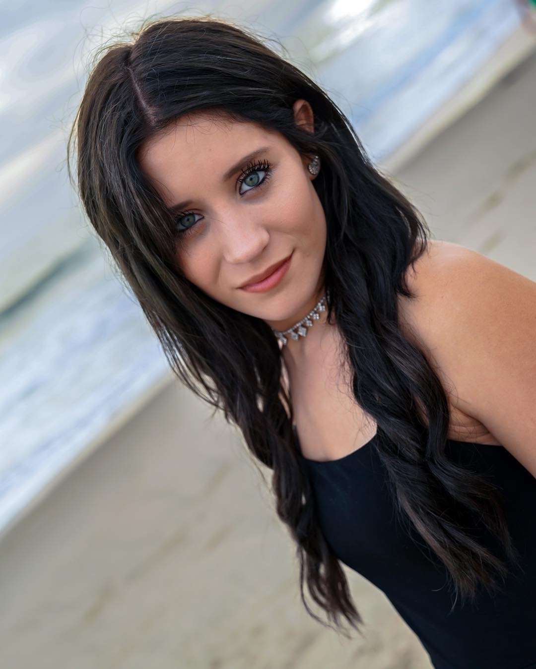 lizzy-wurst-brunette-hot-thefappening-cfd-3 lizzy wurst brunette hot thefappening cfd 3