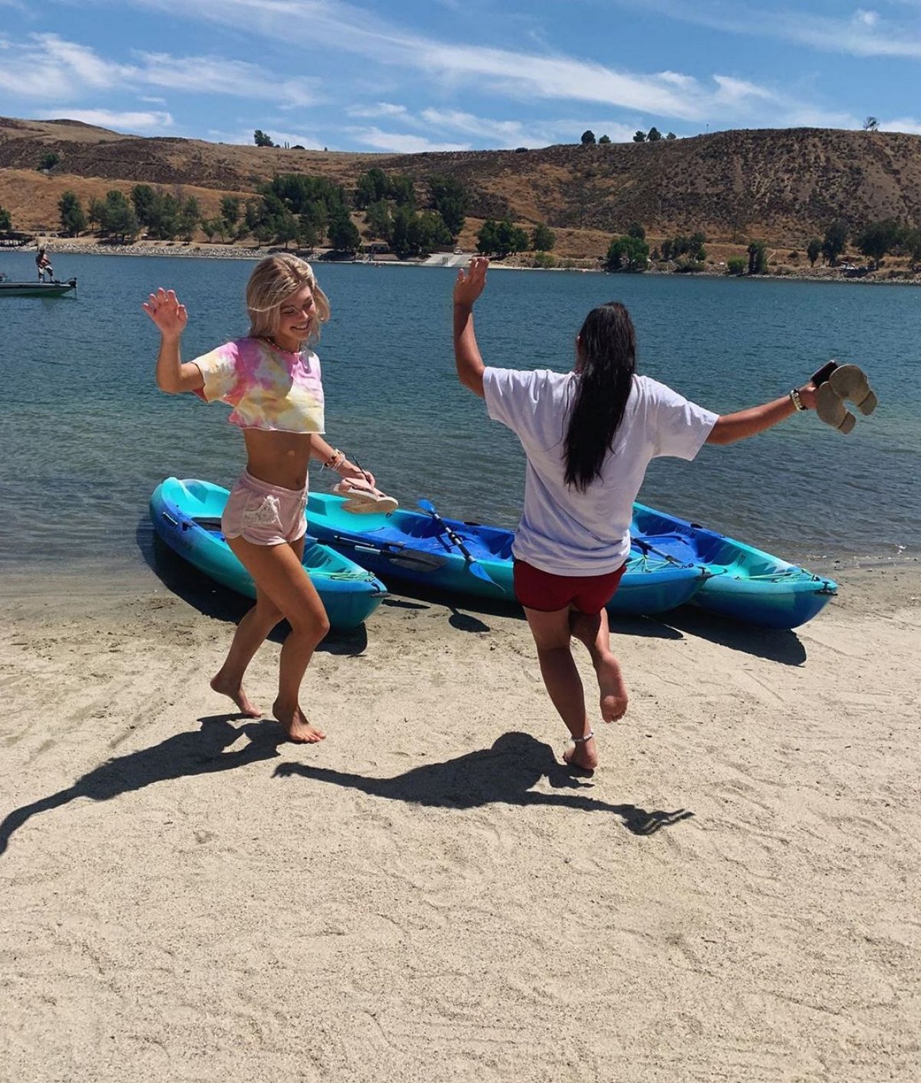 loren-gray-feet-thefappening-cfd-6 Loren Gray Barefoot
