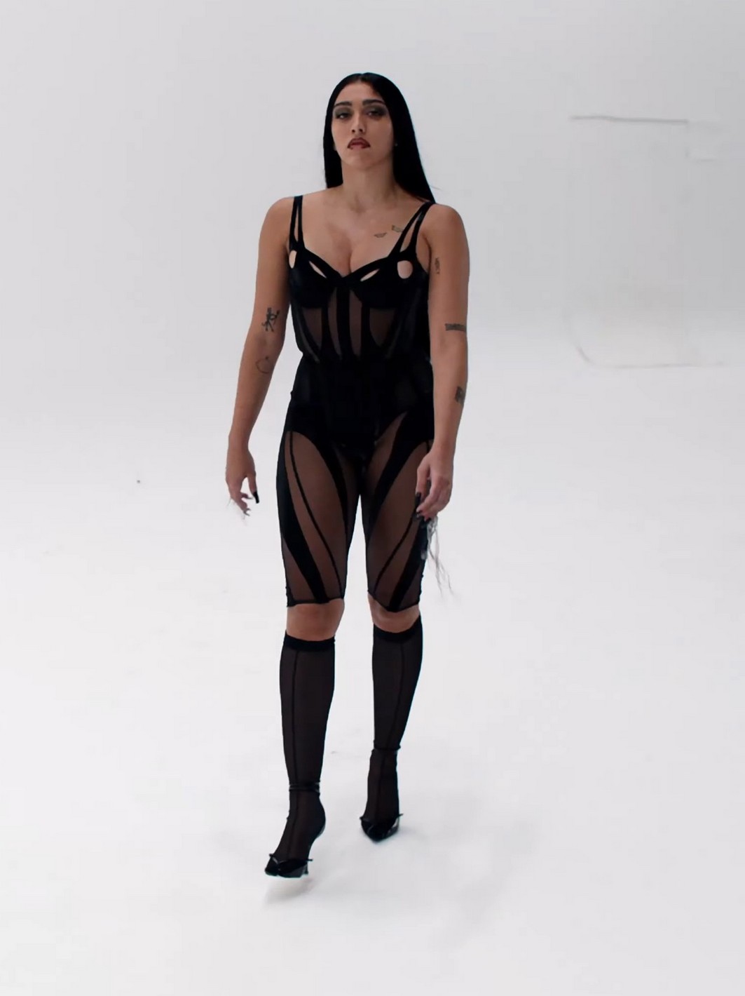 lourdes-leon-and-bella-hadid-sexy-for-mugler-thefappening-cfd-31 lourdes leon and bella hadid sexy for mugler thefappening cfd 31