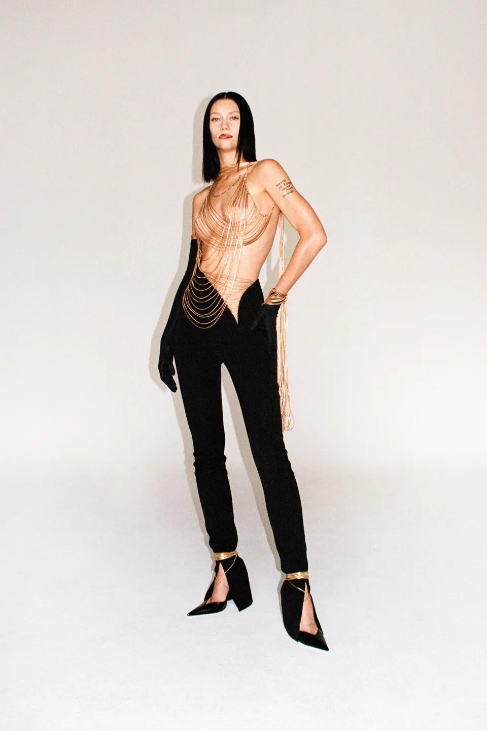 lourdes-leon-and-bella-hadid-sexy-for-mugler-thefappening-cfd-9 Bella Hadid Sexy