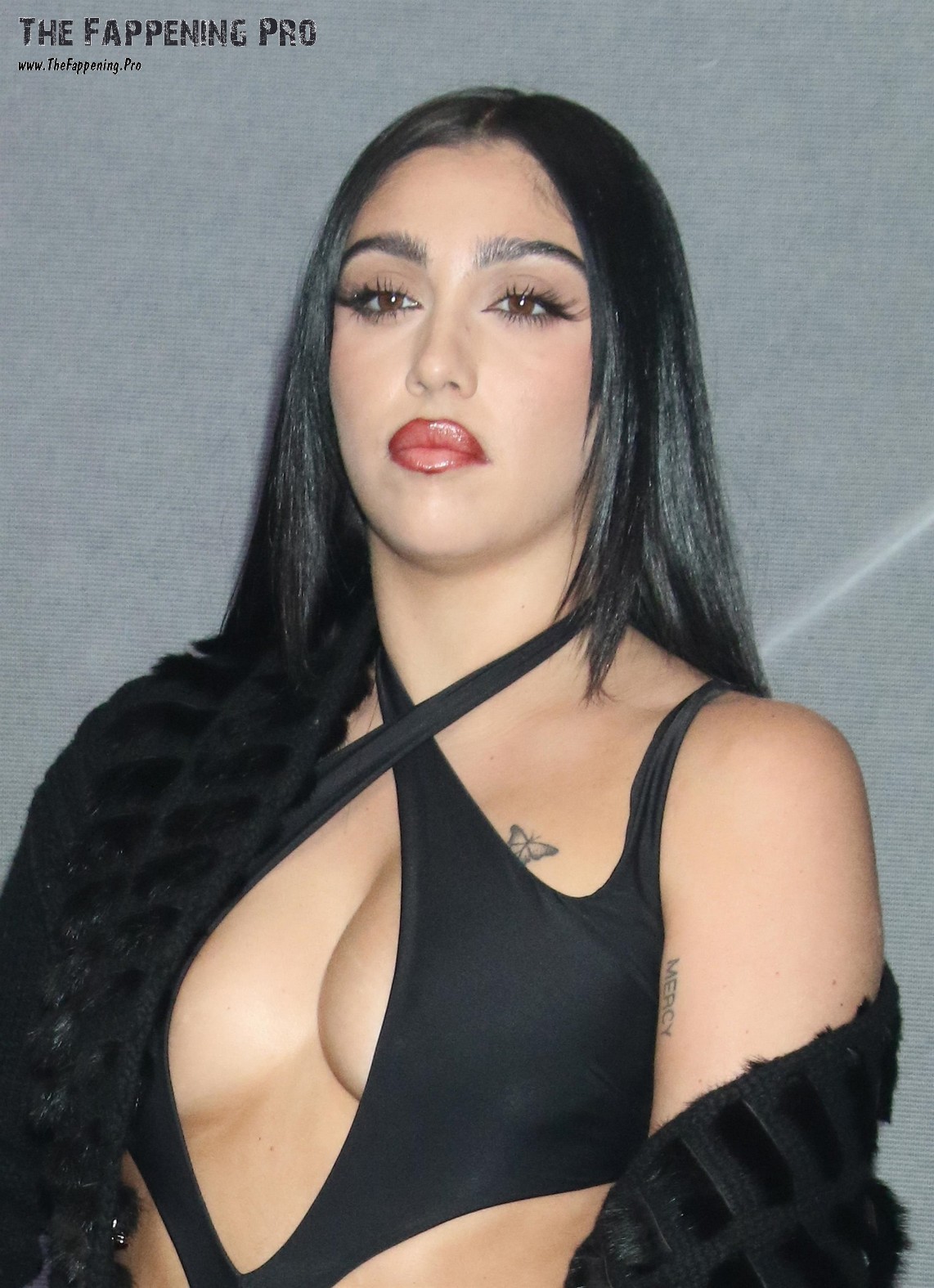 lourdes-leon-hot-thefappening-cfd-4 Lourdes Leon Deep Cleavage Tits