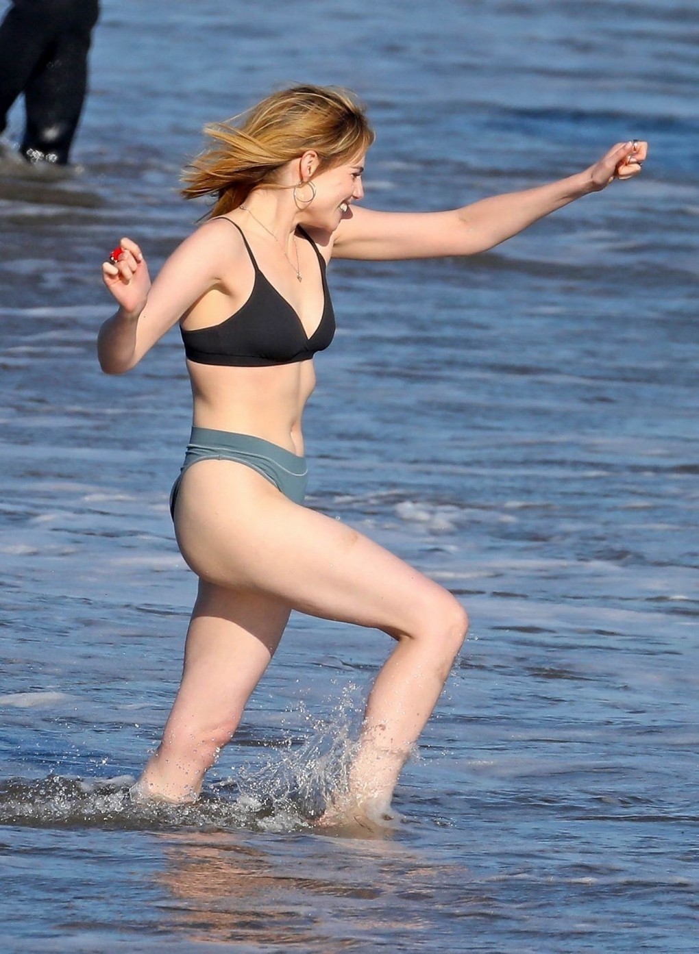 lucy-boynton-bikini-thefappening-cfd-12 lucy boynton bikini thefappening cfd 12