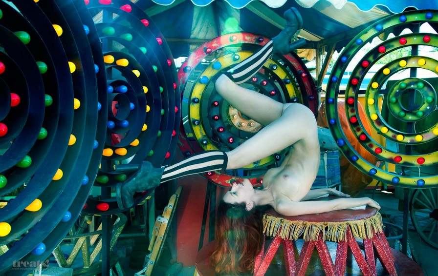 lydia-hearst-naked-12 Lydia-Hearst-Naked-12