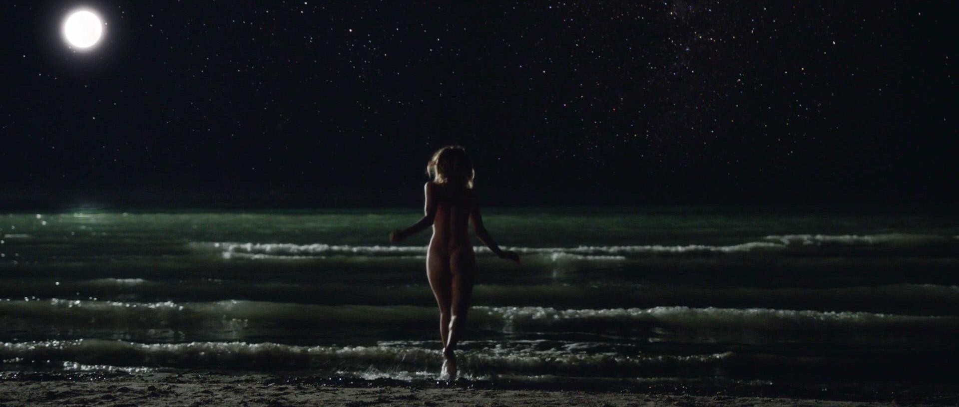 mackenzie-davis-nude-thefappening-pro-26 Mackenzie Davis Ass