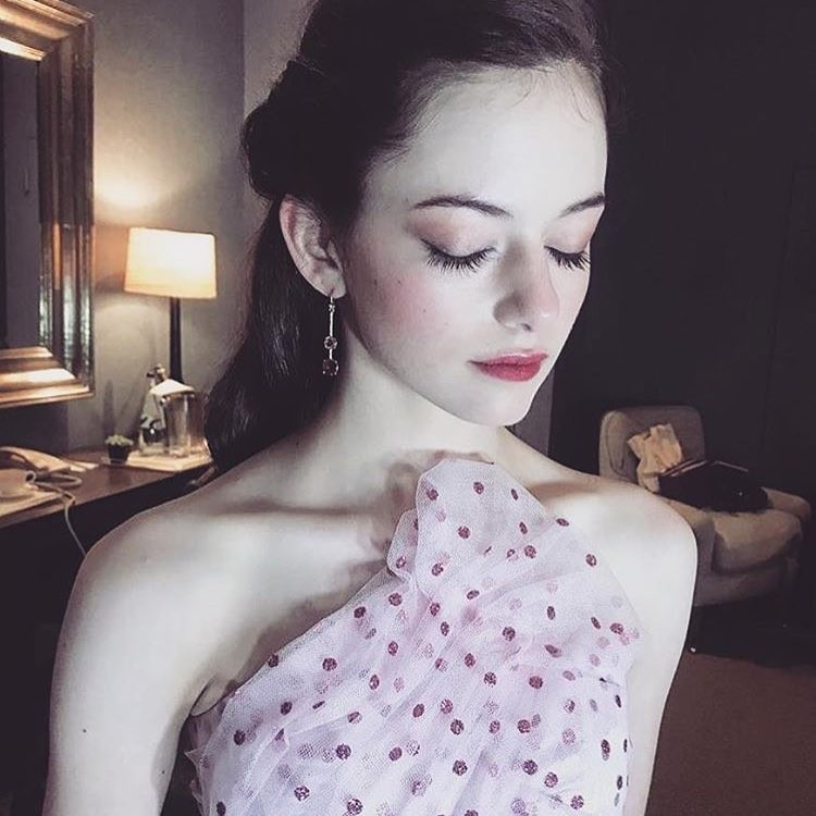 mackenzie-foy-sexy-non-nude-17 mackenzie foy sexy non nude 17