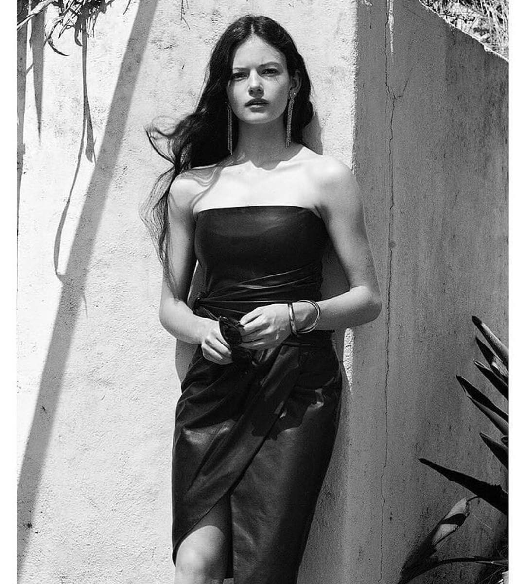mackenzie-foy-sexy-non-nude-24 mackenzie foy sexy non nude 24