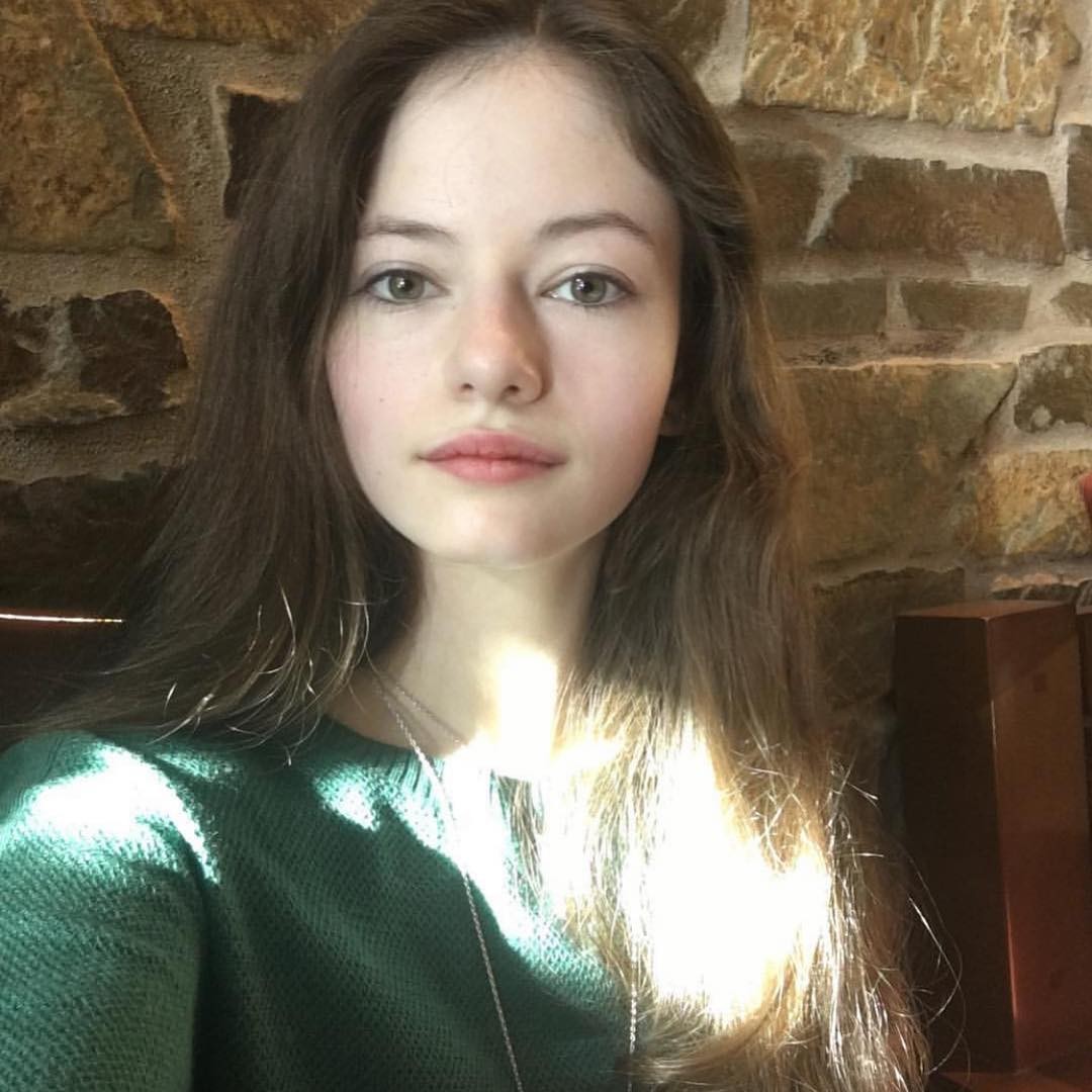 mackenzie-foy-sexy-non-nude-25 mackenzie foy sexy non nude 25