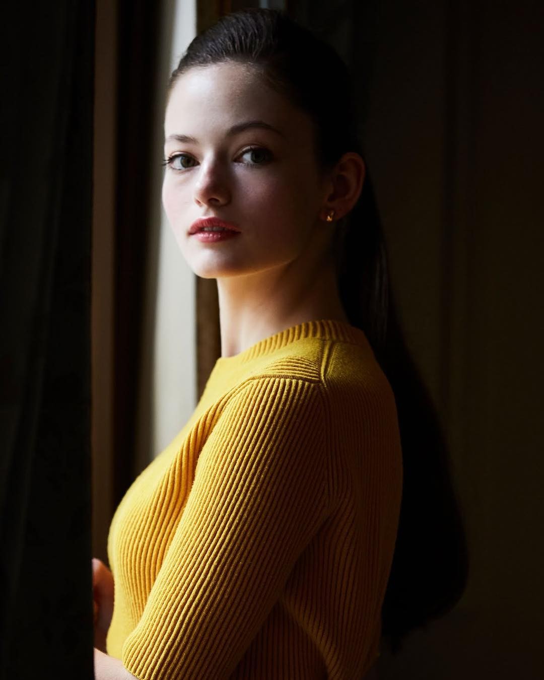 mackenzie-foy-sexy-non-nude-38 mackenzie foy sexy non nude 38