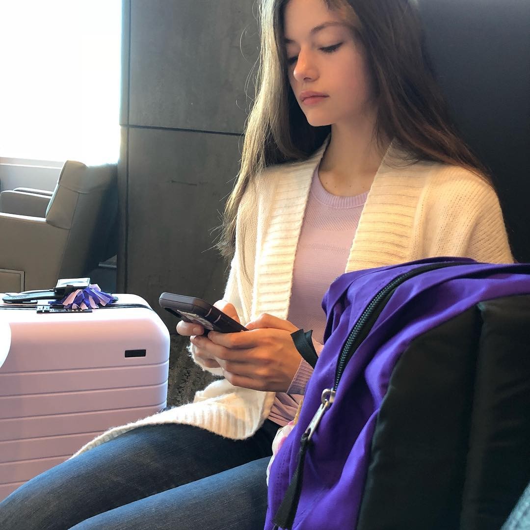 mackenzie-foy-sexy-non-nude-43 mackenzie foy sexy non nude 43