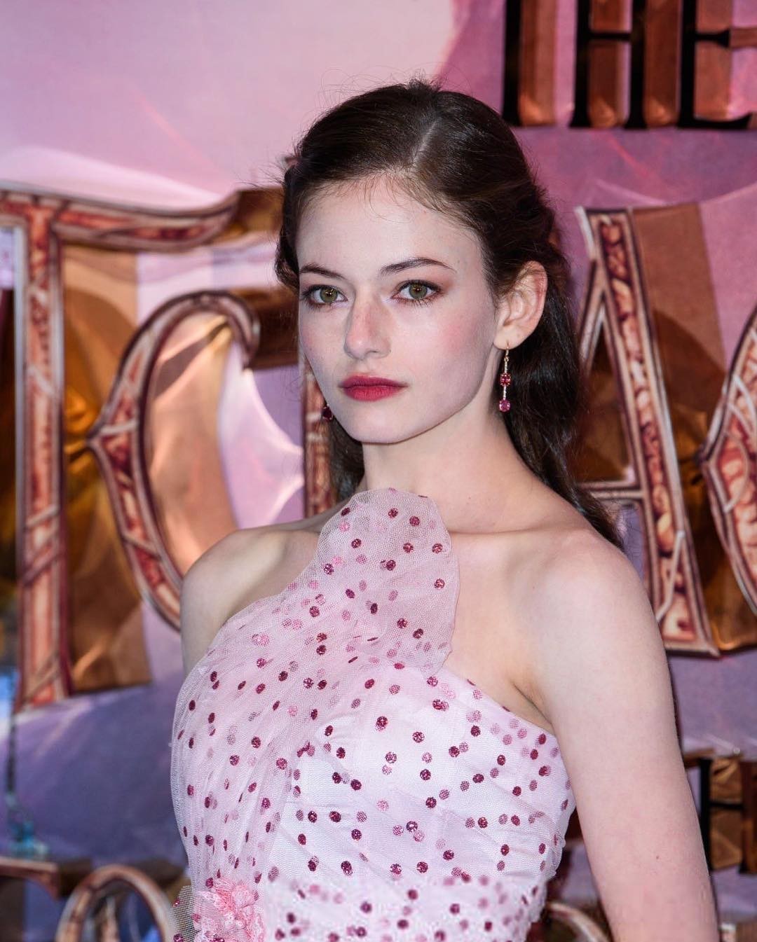 mackenzie-foy-sexy-non-nude-45 mackenzie foy sexy non nude 45