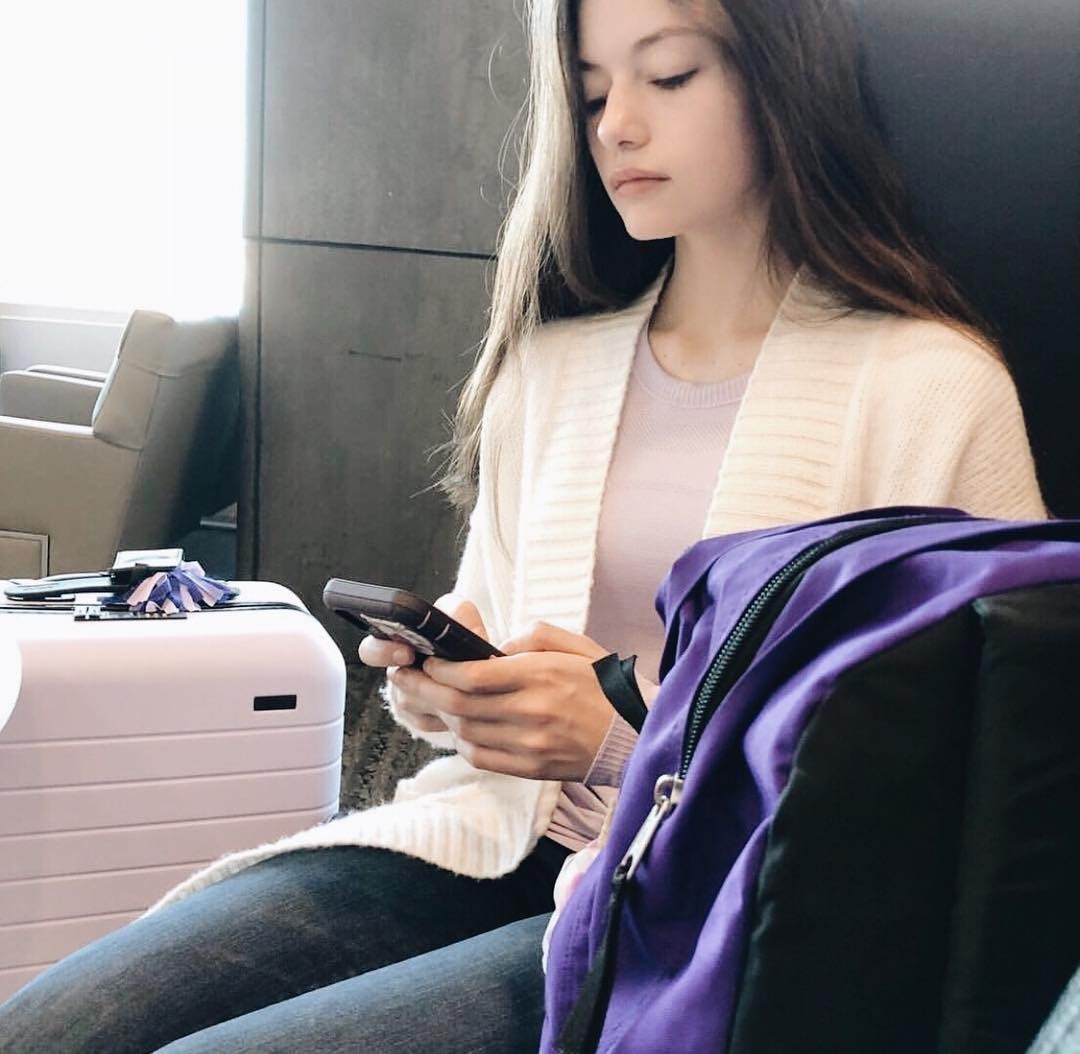 mackenzie-foy-sexy-non-nude-59 mackenzie foy sexy non nude 59