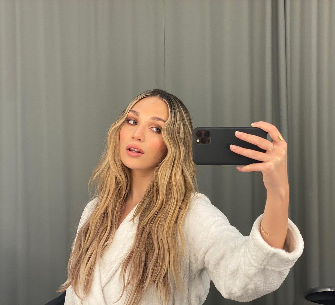 maddie-ziegler-pretty-dancer-on-selfie-thefappening-cfd-5 Maddie Ziegler Selfie