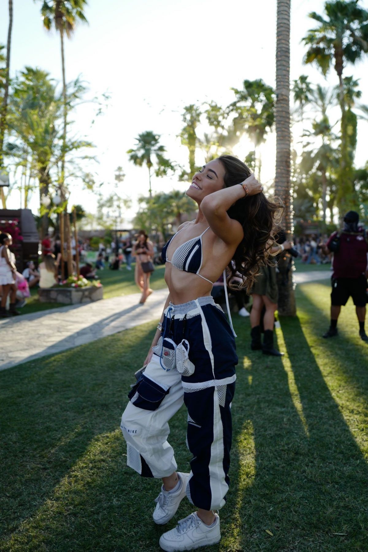 madison-beer-sucks-ice-cream-6 madison beer sucks ice cream 6