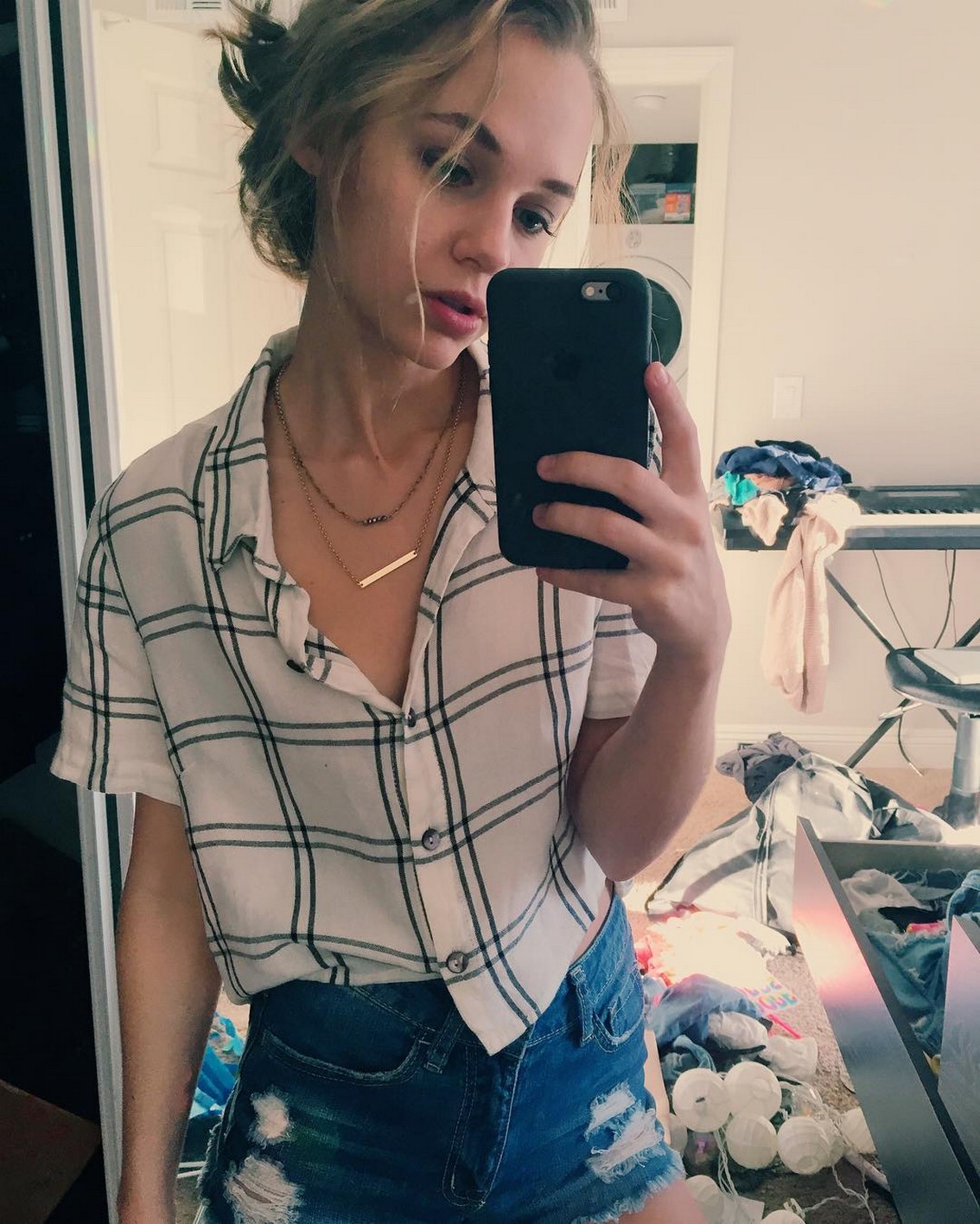 madison-isemans-sexiest-photos-you-havent-seen-before-thefappening-cfd-19 Madison Iseman Selfie