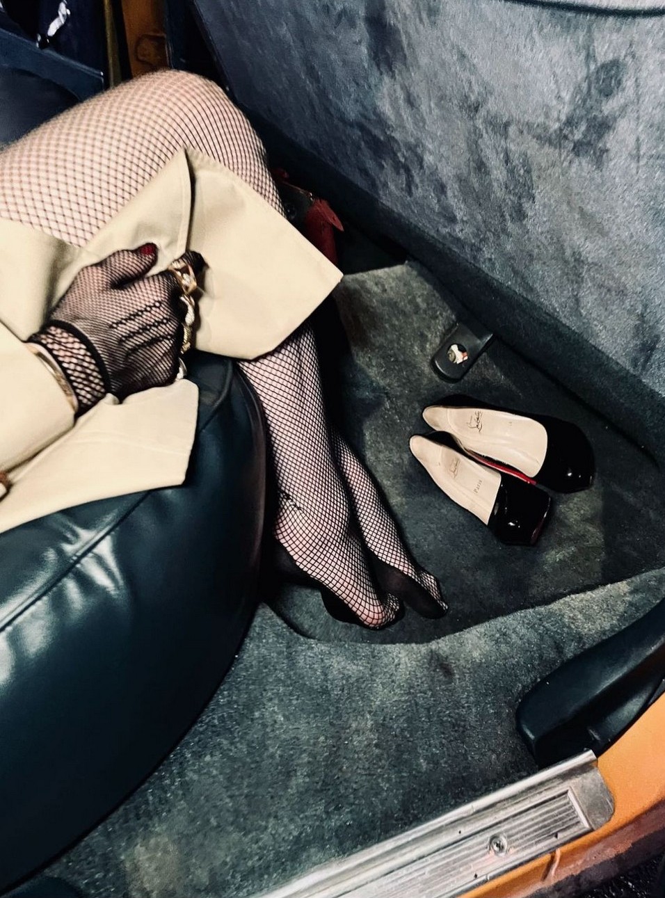 madonna-hot-in-pantyhose-thefappening-cfd-5 Madonna Barefoot 2021