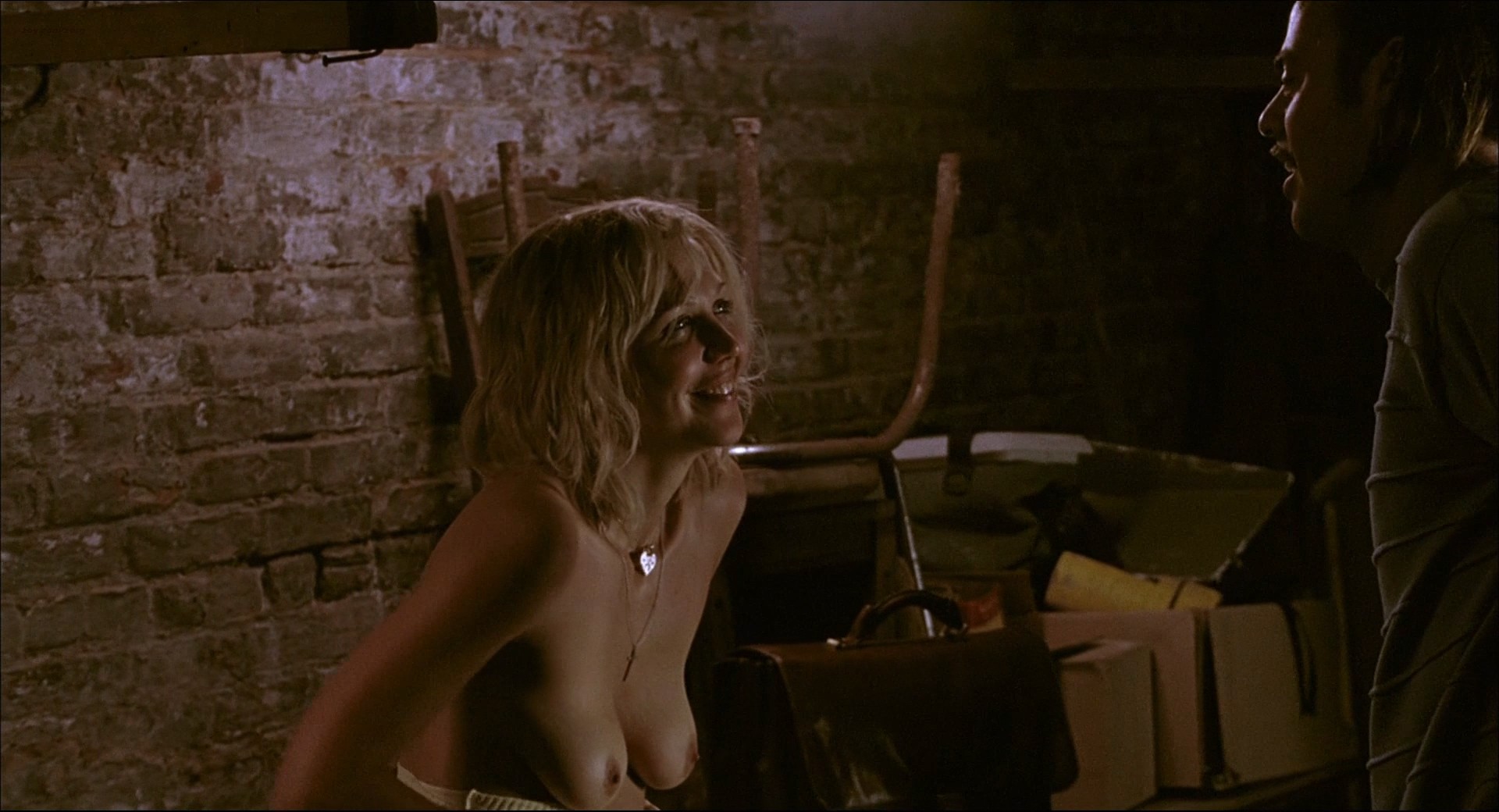 maggie-gyllenhaal-nude-topless-16 Maggie-Gyllenhaal-Nude-Topless-16