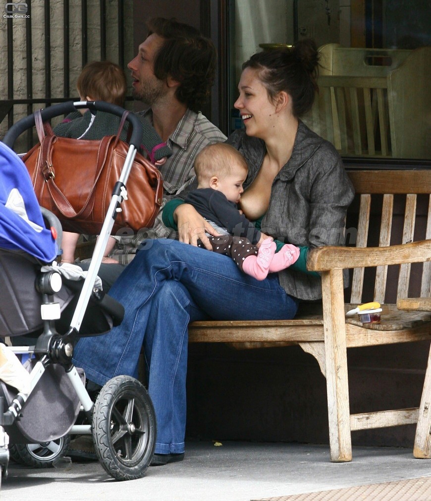 maggie-gyllenhaal-paparazzi-1 Maggie-Gyllenhaal-Paparazzi-1
