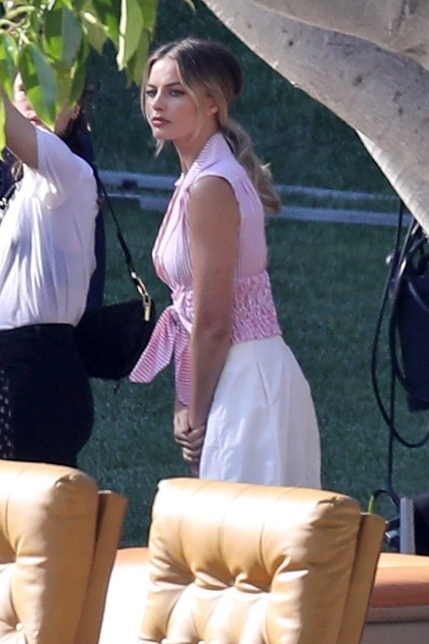 margot-robbie-braless-7 margot robbie braless 7 scaled