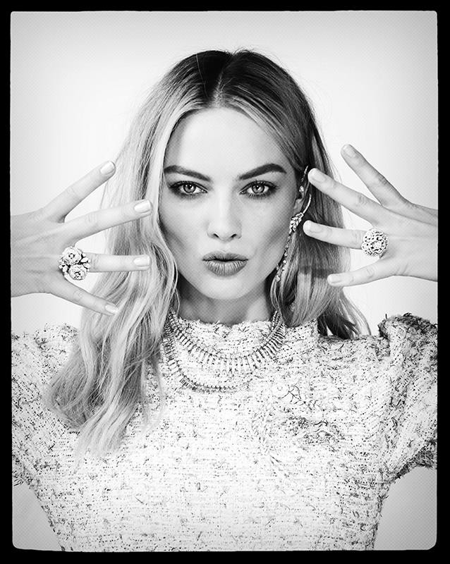 margot robbie chanel sexy 2
