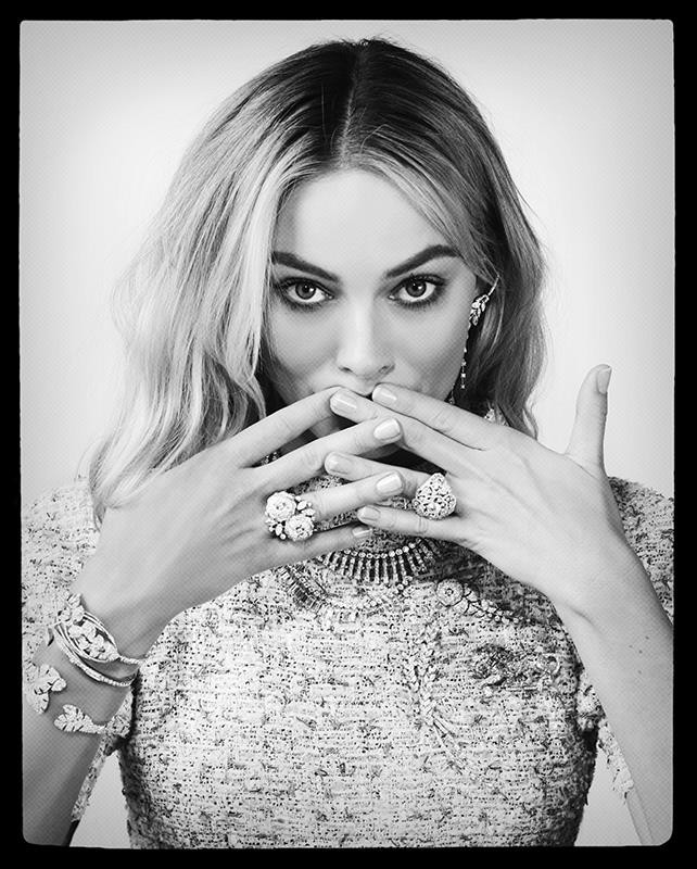 margot robbie chanel sexy 4