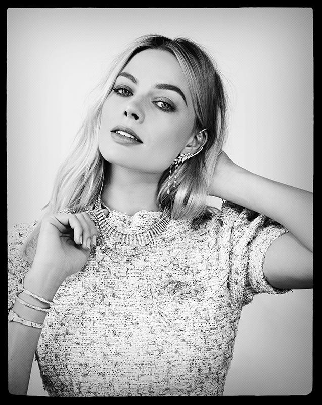 margot robbie chanel sexy 5