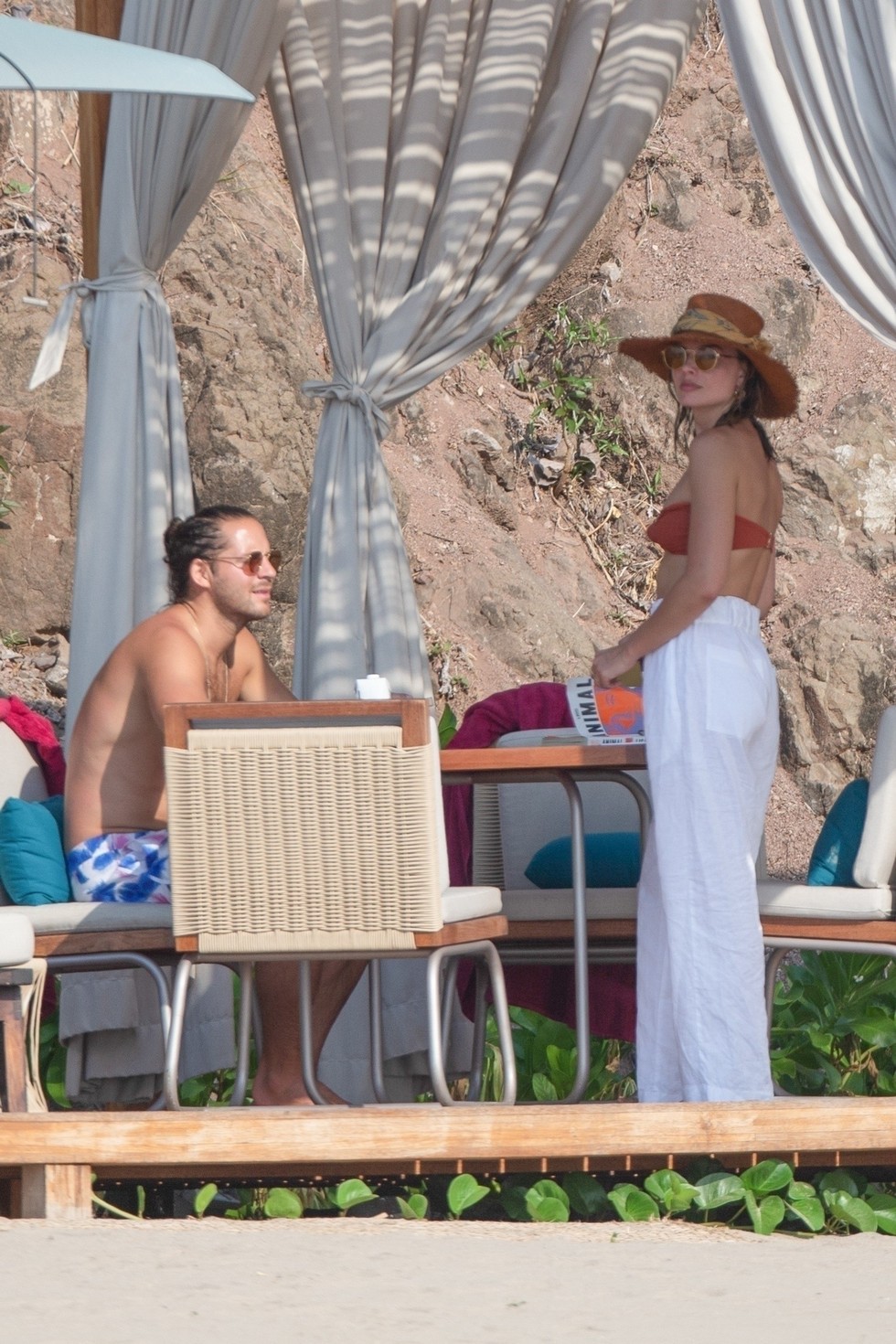 margot-robbie-on-the-beach-in-a-retro-bikini-thefappening-cfd-21 Margot Robbie On The Beach In A Retro Bikini