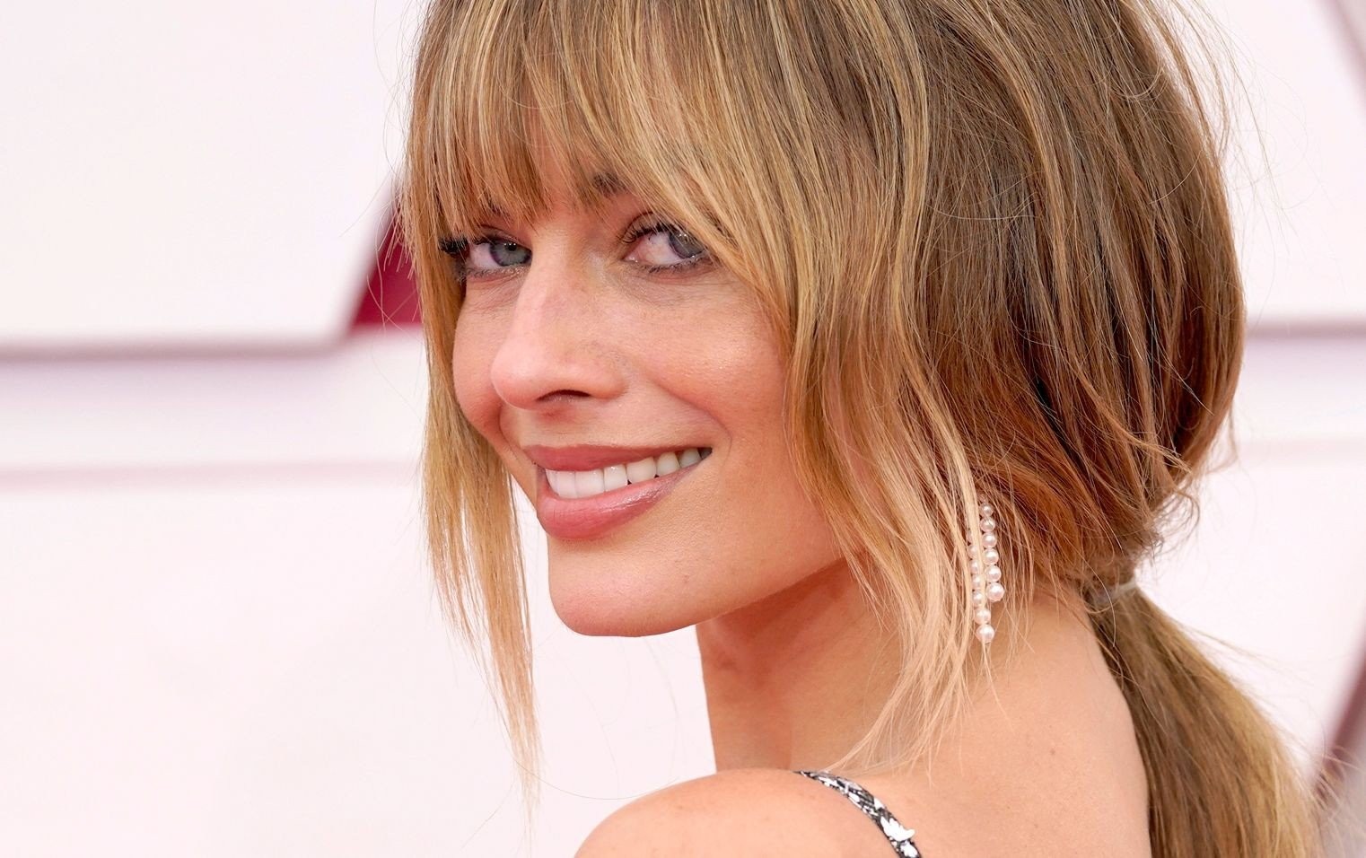 margot-robbie-sexy-at-academy-awards-2021-thefappening-pro-4 margot robbie sexy at academy awards 2021 thefappening pro 4