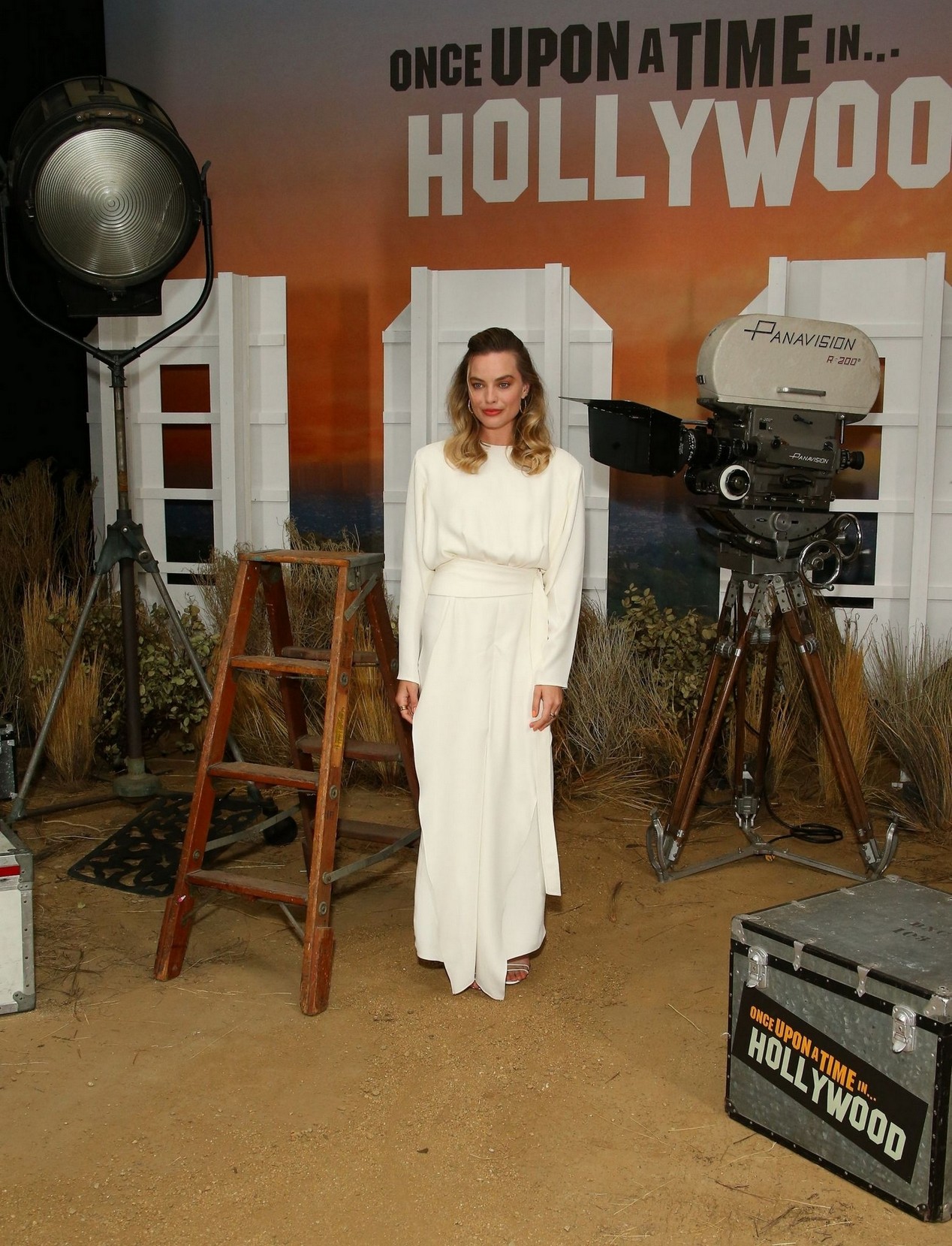 margot-robbie-sexy-once-upon-a-time-10 margot robbie sexy once upon a time 10