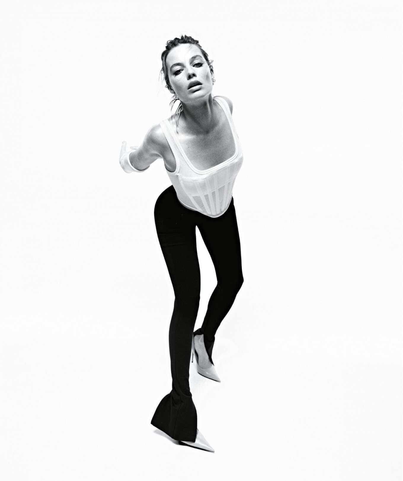 margot-robbie-sexy-thefappening-cfd-8-1 Margot Robbie Hot