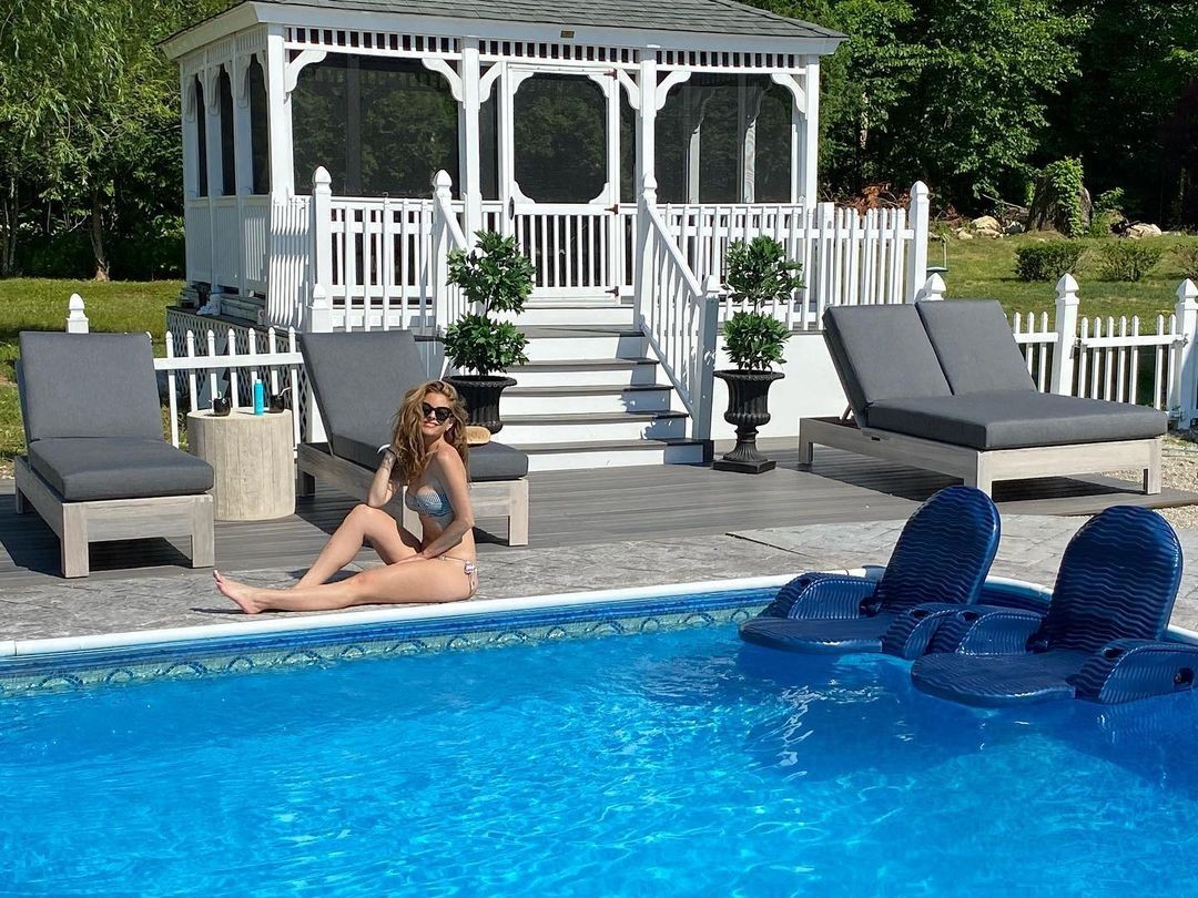 maria-menounos-hot-thefappening-cfd-3 Maria Menounos By The Pool
