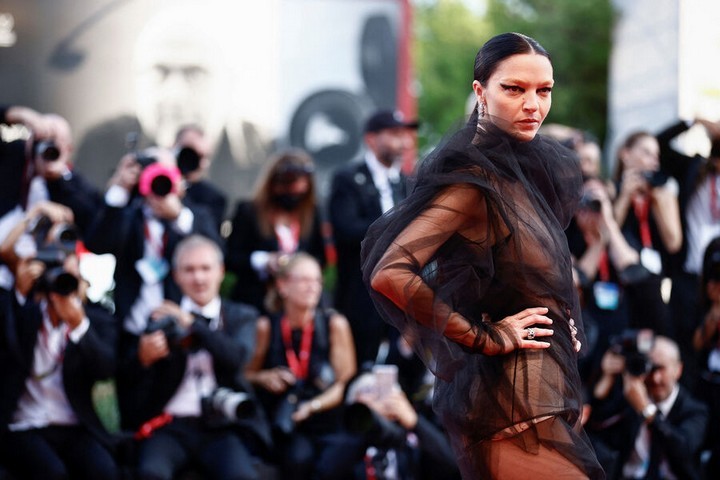 mariacarla-boscono-topless-venice-2022-thefappening-cfd-8 Mariacarla Boscono Naked Dress