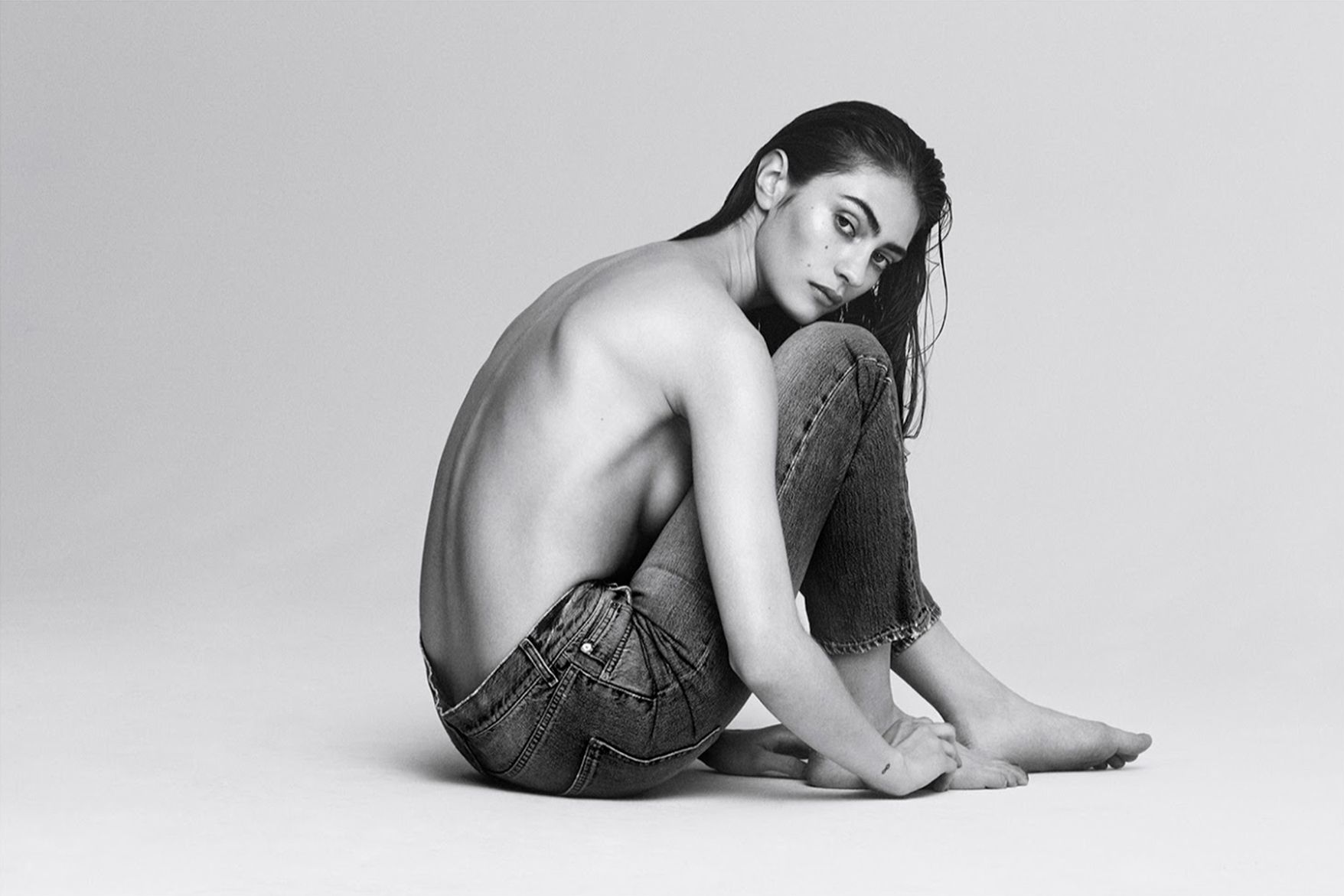 marine-deleeuw-topless-1 Marine Deleeuw Fappening