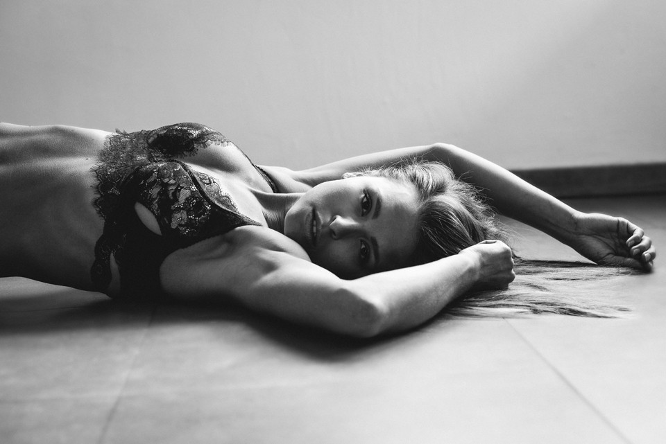 Marisa-Papen-Topless-7