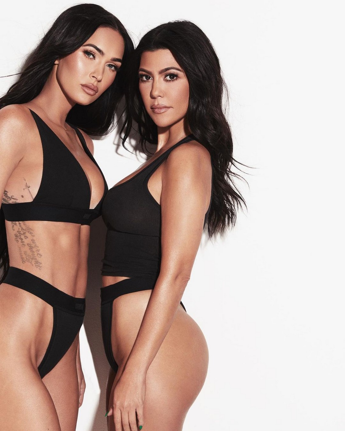 megan-fox-and-kourtney-kardashian-topless-thefappening-cfd-5 megan fox and kourtney kardashian topless thefappening cfd 5