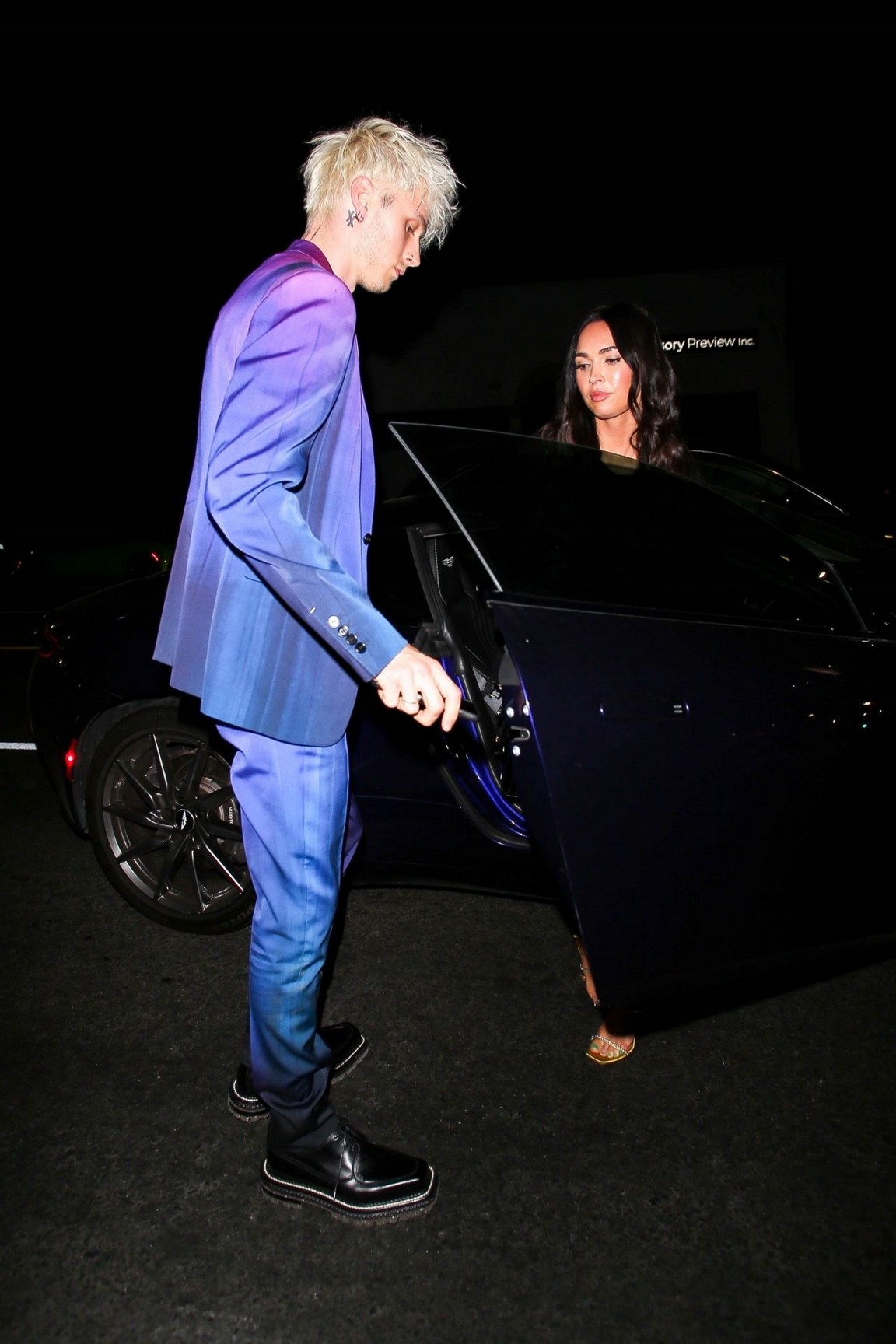 megan-fox-and-mgk-at-nice-guy-bar-party-thefappening-pro-4 megan fox and mgk at nice guy bar party thefappening pro 4