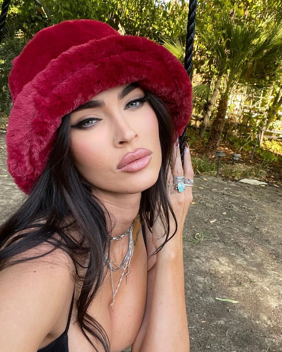 megan-fox-boobs-thefappening-cfd-5 Megan Fox Fappening
