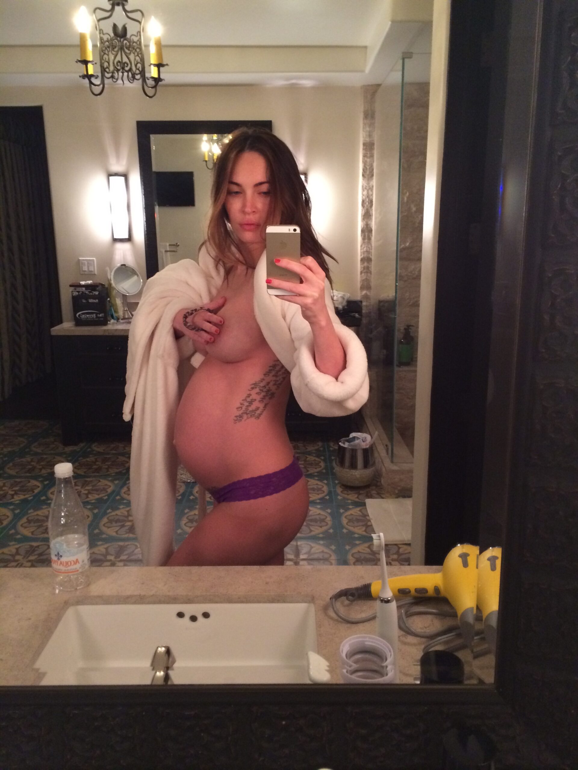 megan-fox-nude-pregnant-leaked-2 Megan Fox Topless