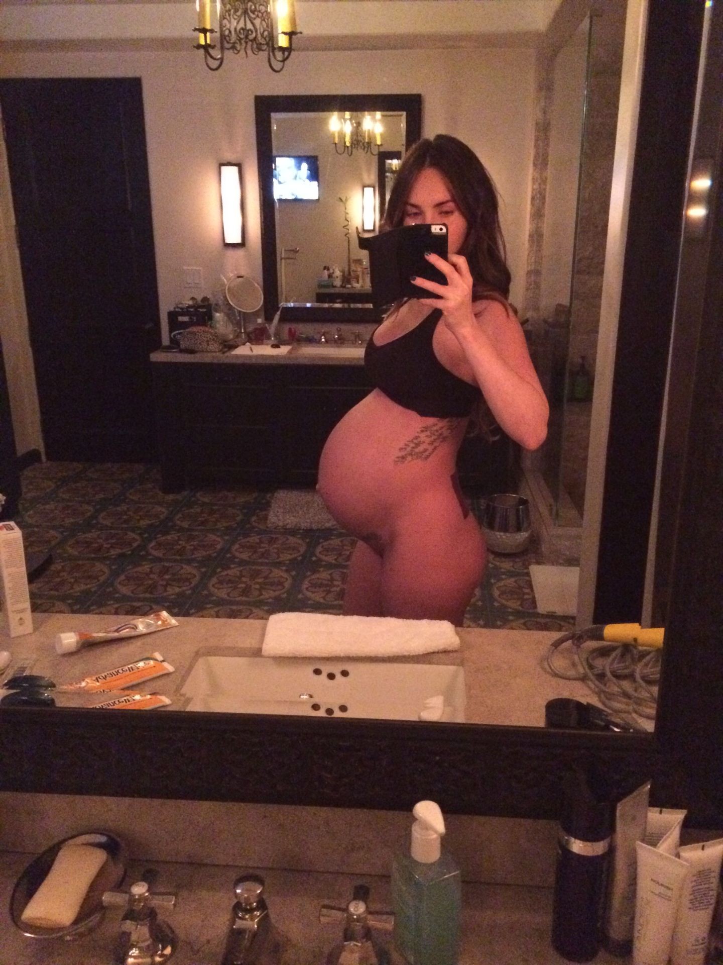 megan-fox-nude-pregnant-leaked-3 megan fox nude pregnant leaked 3