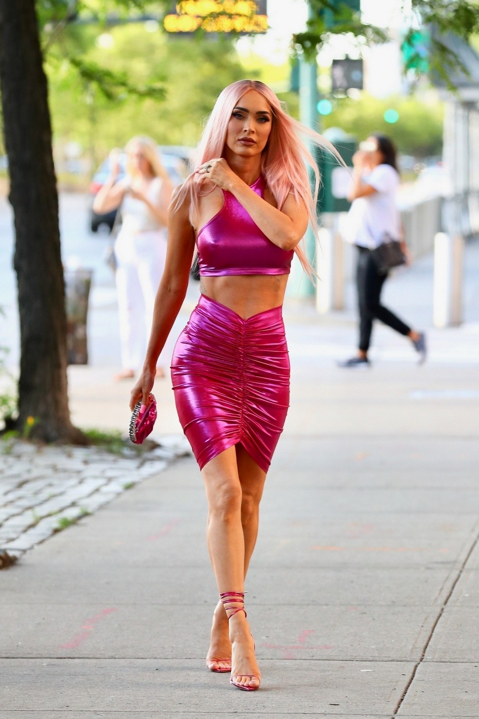 megan-fox-pink-dress-in-ny-thefappening-cfd-8 megan fox pink dress in ny thefappening cfd 8