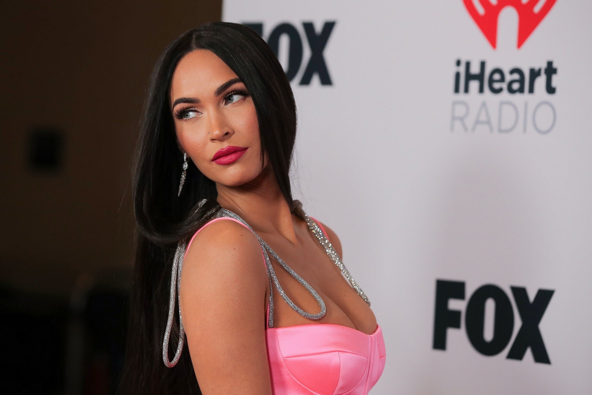 megan-fox-sexy-at-iheartradio-music-awards-2021-thefappening-cfd-11 megan fox sexy at iheartradio music awards 2021 thefappening cfd 11