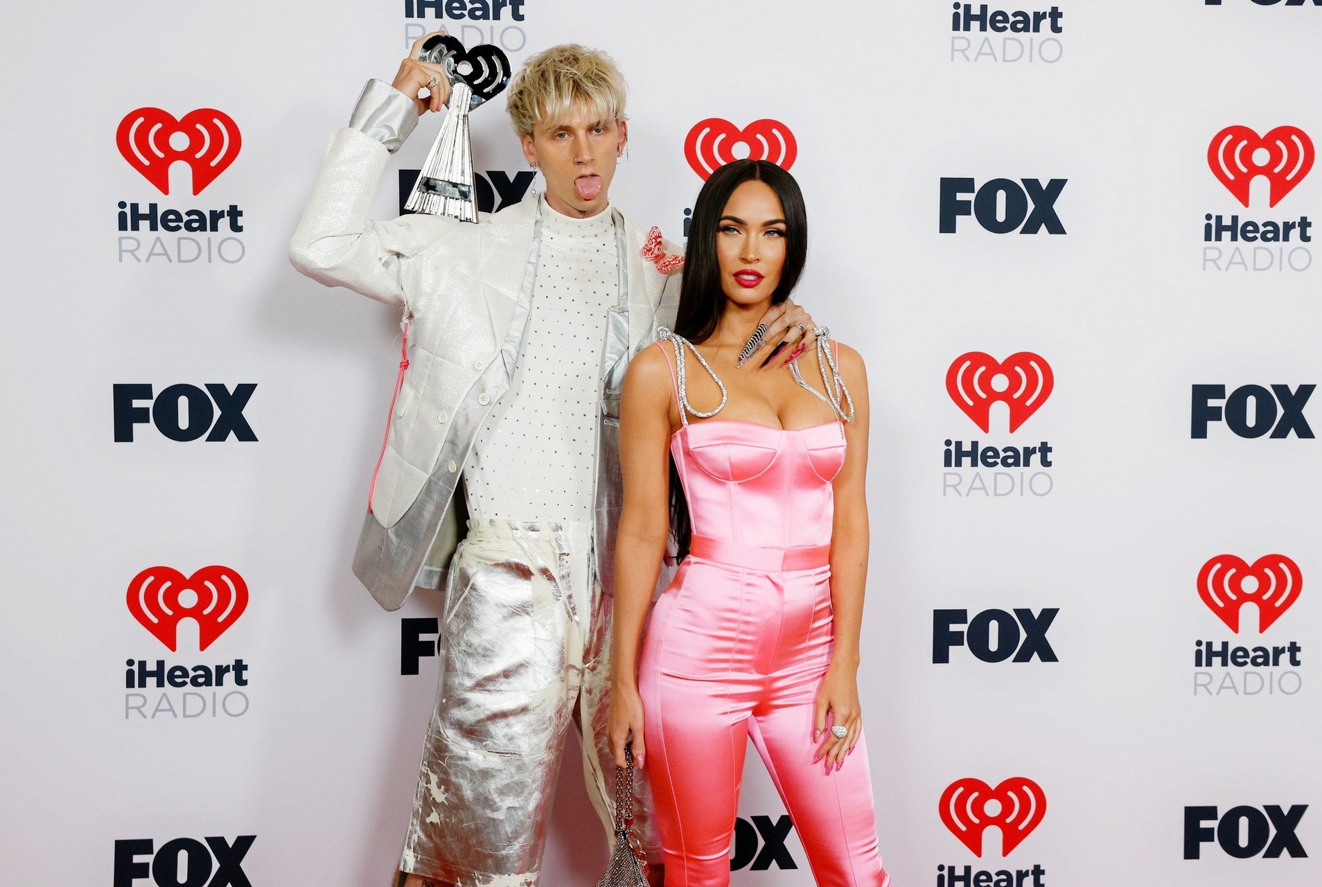 megan-fox-sexy-at-iheartradio-music-awards-2021-thefappening-cfd-3 Megan Fox Hot In Pink At iHeartRadio Music Awards 2021