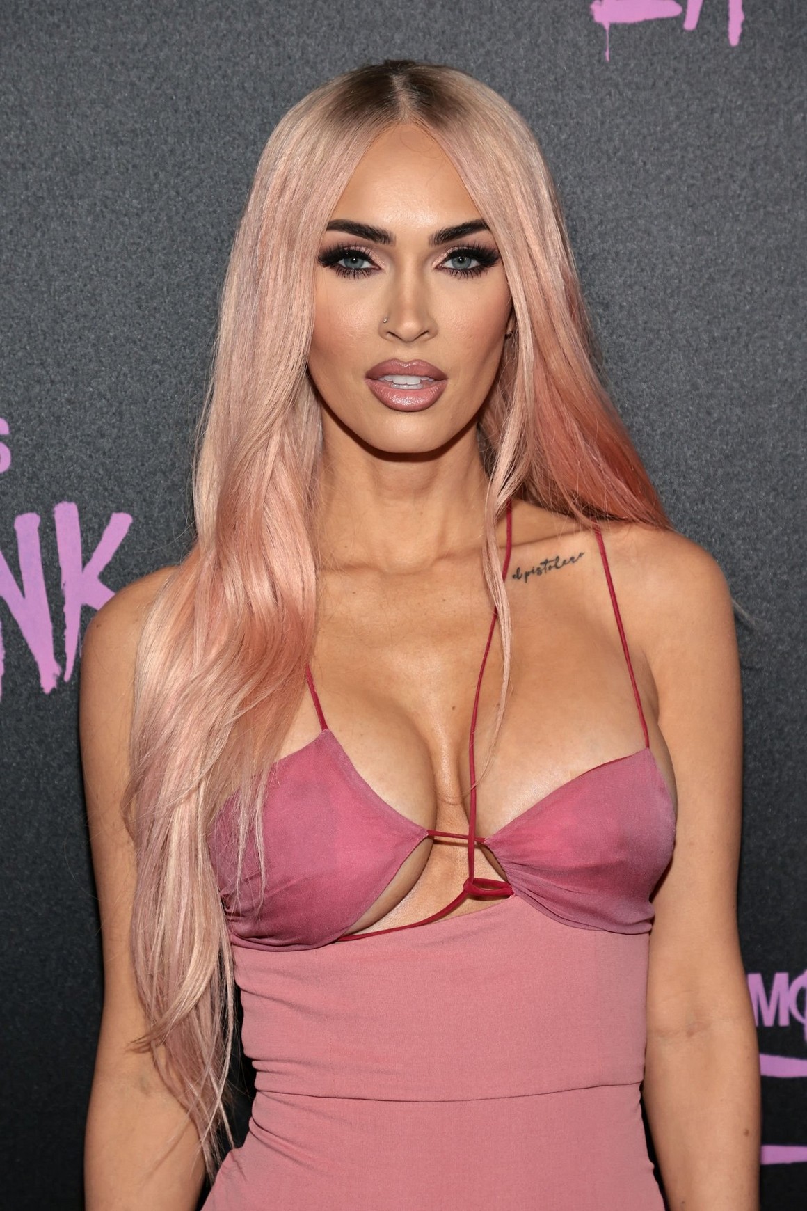 megan-fox-sexy-pink-thefappening-cfd-10 Megan Fox Tits