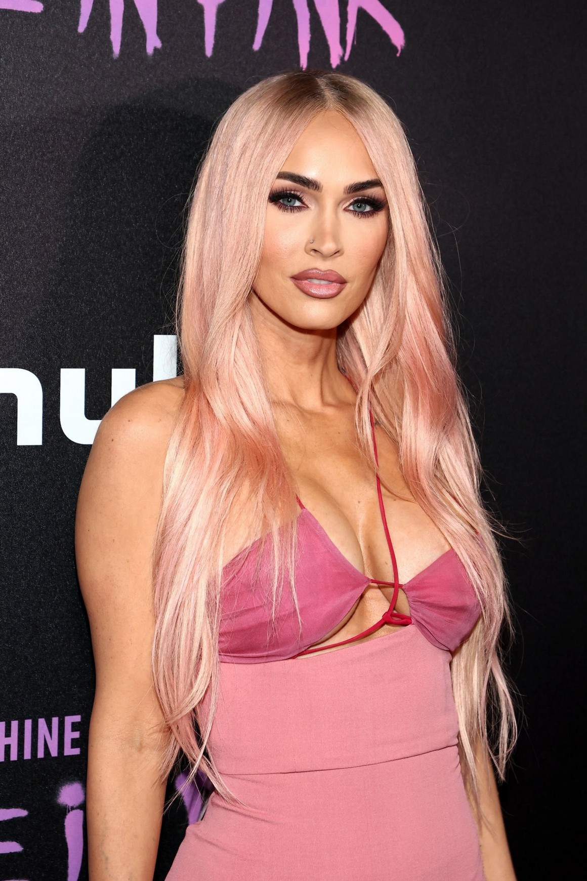 megan-fox-sexy-pink-thefappening-cfd-13 megan fox sexy pink thefappening cfd 13