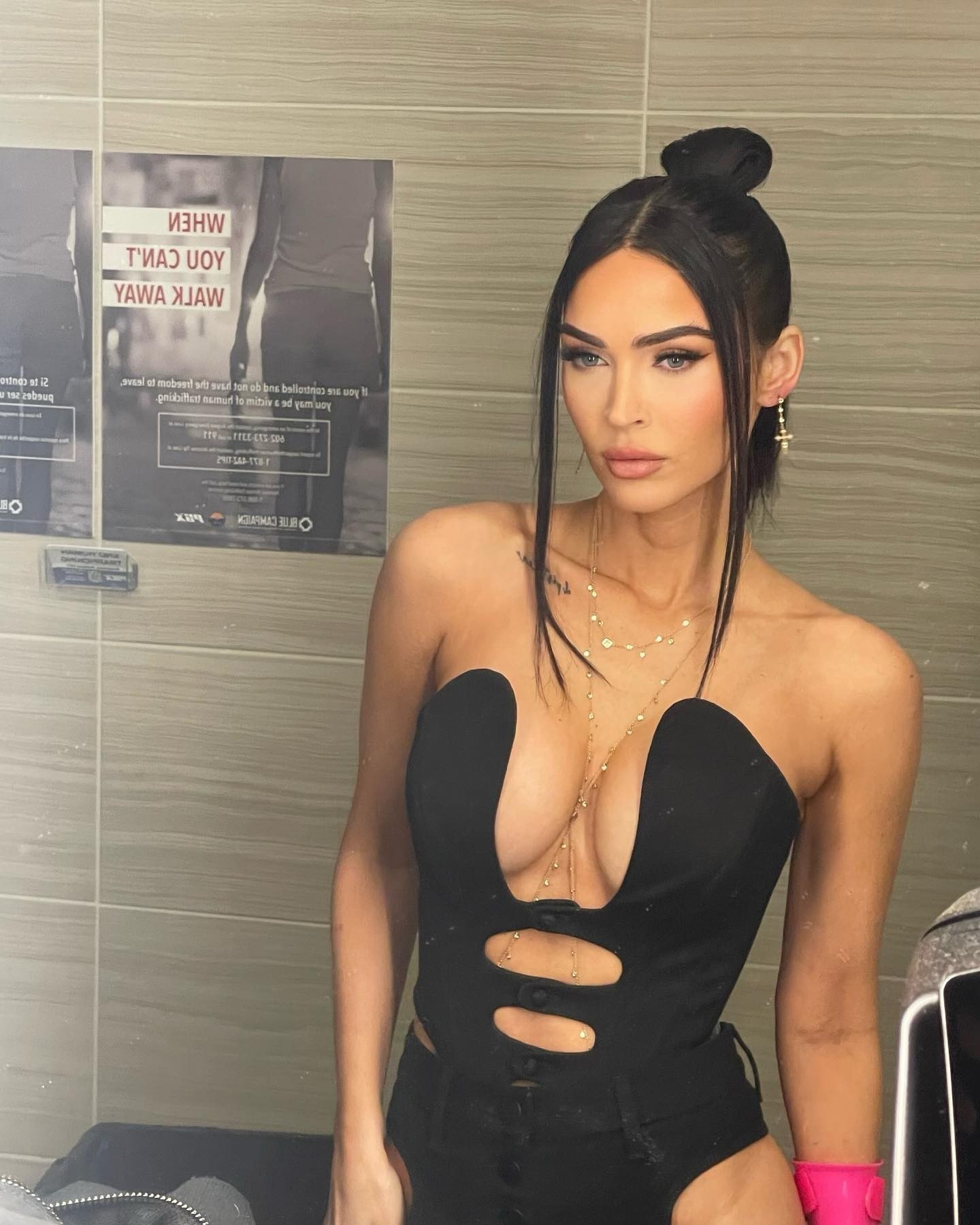 megan-fox-tits-clevage-thefappening-cfd-7-1 Megan Fox Tits In Cleavage